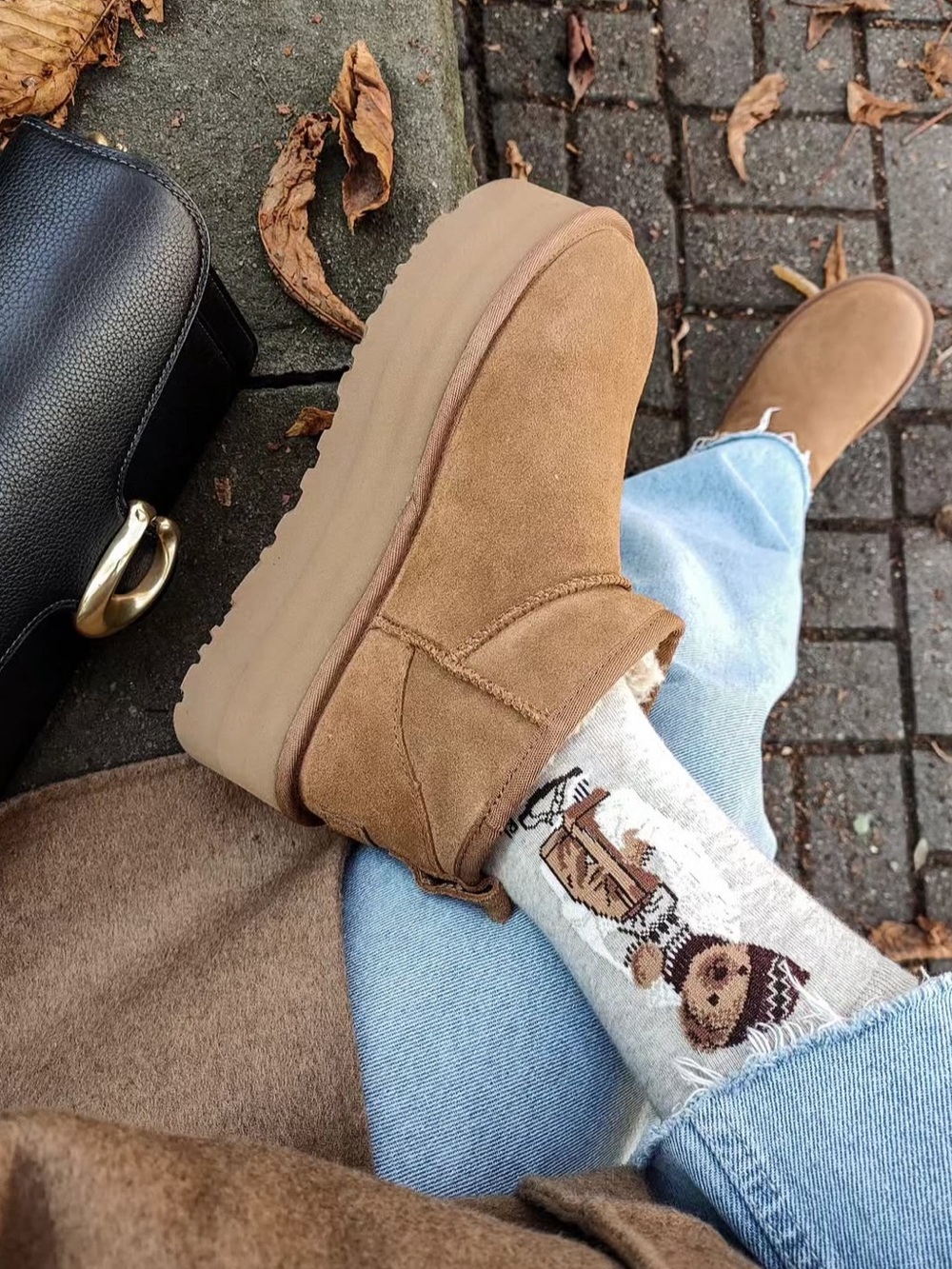 UGG Classic Ultra Mini Platform Shearling Boots in Chestnut Size 8